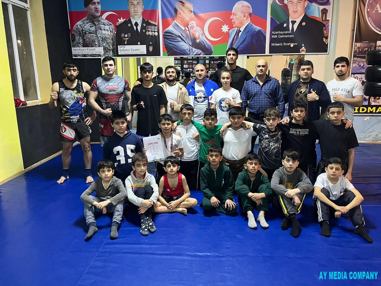 “İdmanı həyat eşqi bilənlər.”