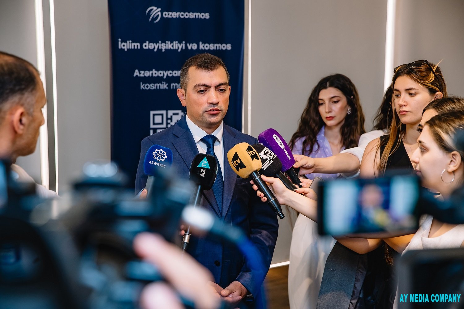 Media nümayəndələri ilə “İqlim dəyişikliyi və kosmos” mövzusunda görüş  keçirilib