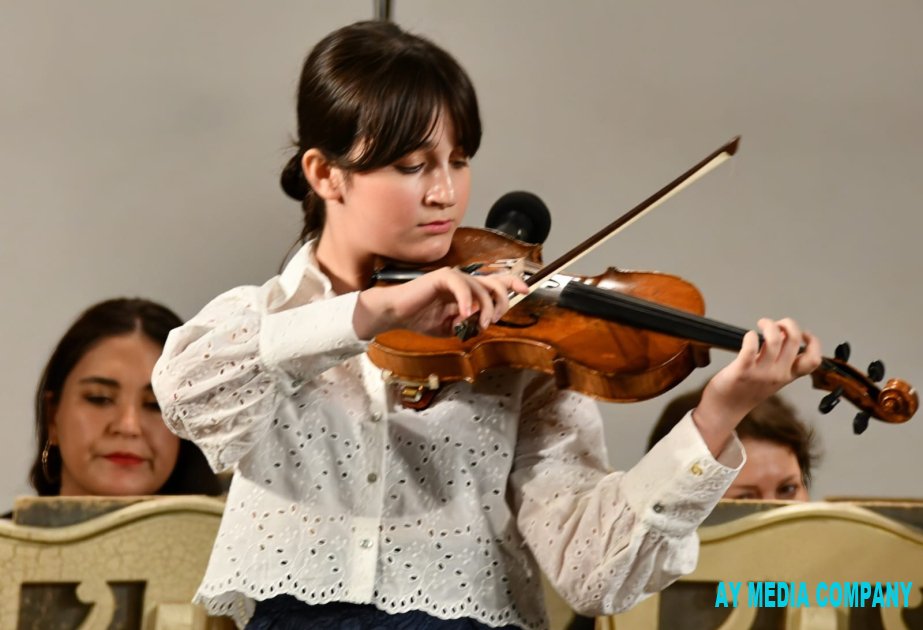 AZƏRBAYCANIN GƏNC MUSİQİÇİLƏRİ Fatimə Mehdiyeva