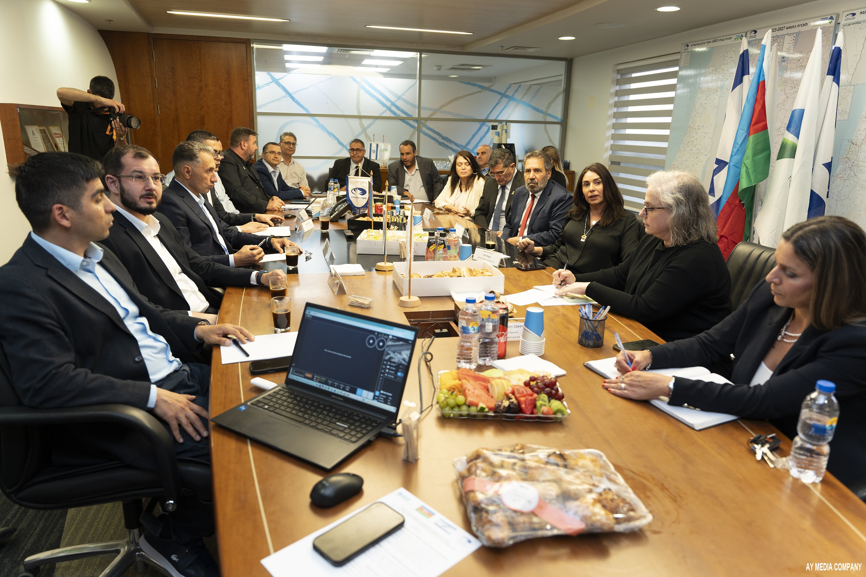 Nazir Rəşad Nəbiyev İsrailin yol infrastrukturu şirkəti “Netivei Israil”in rəhbərliyi  ilə görüşüb