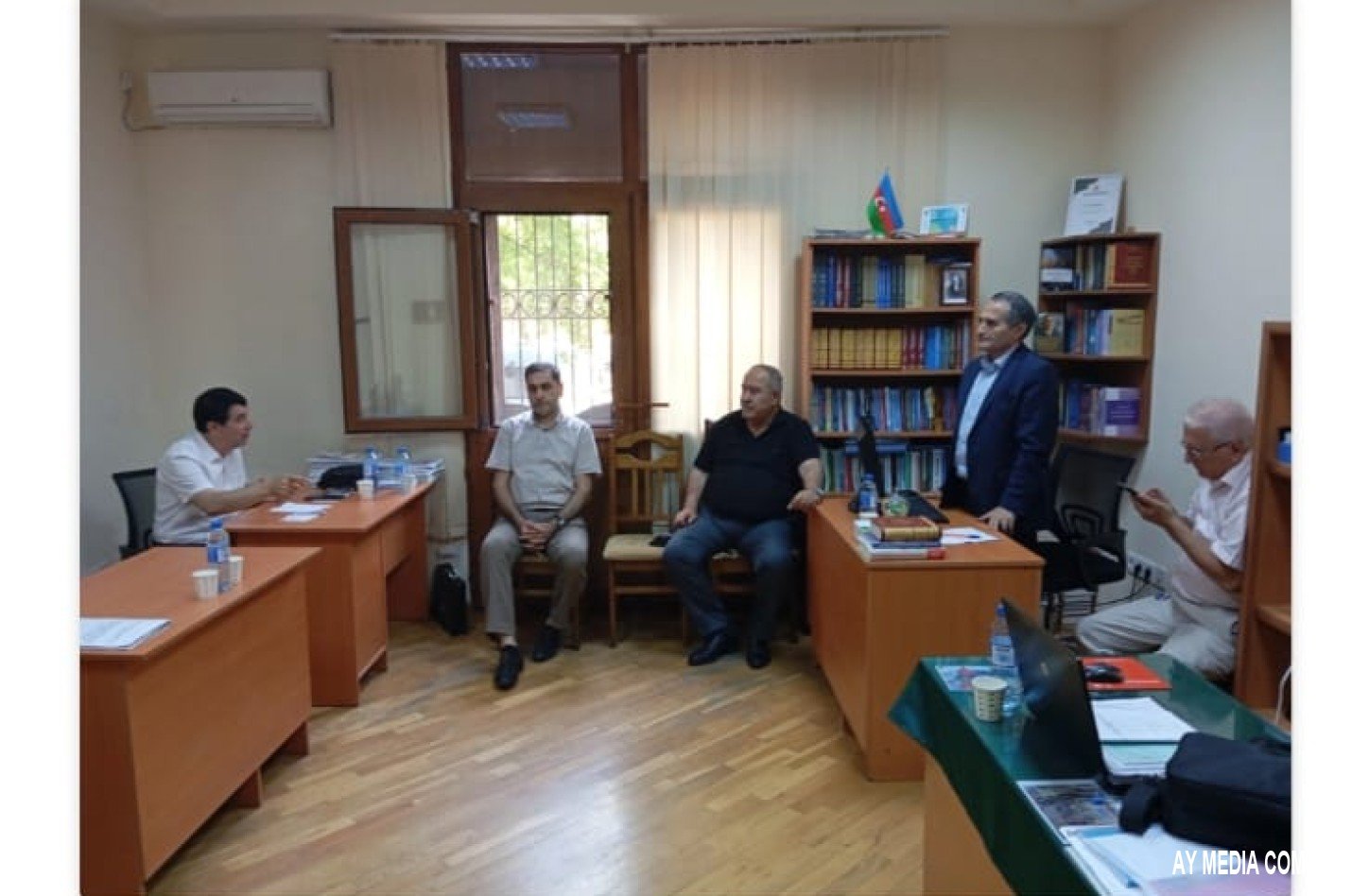 AMEA-da “Üzeyir Hacıbəylinin dünyagörüşünün milli fəlsəfi aspektləri” mövzusunda seminar keçirilib