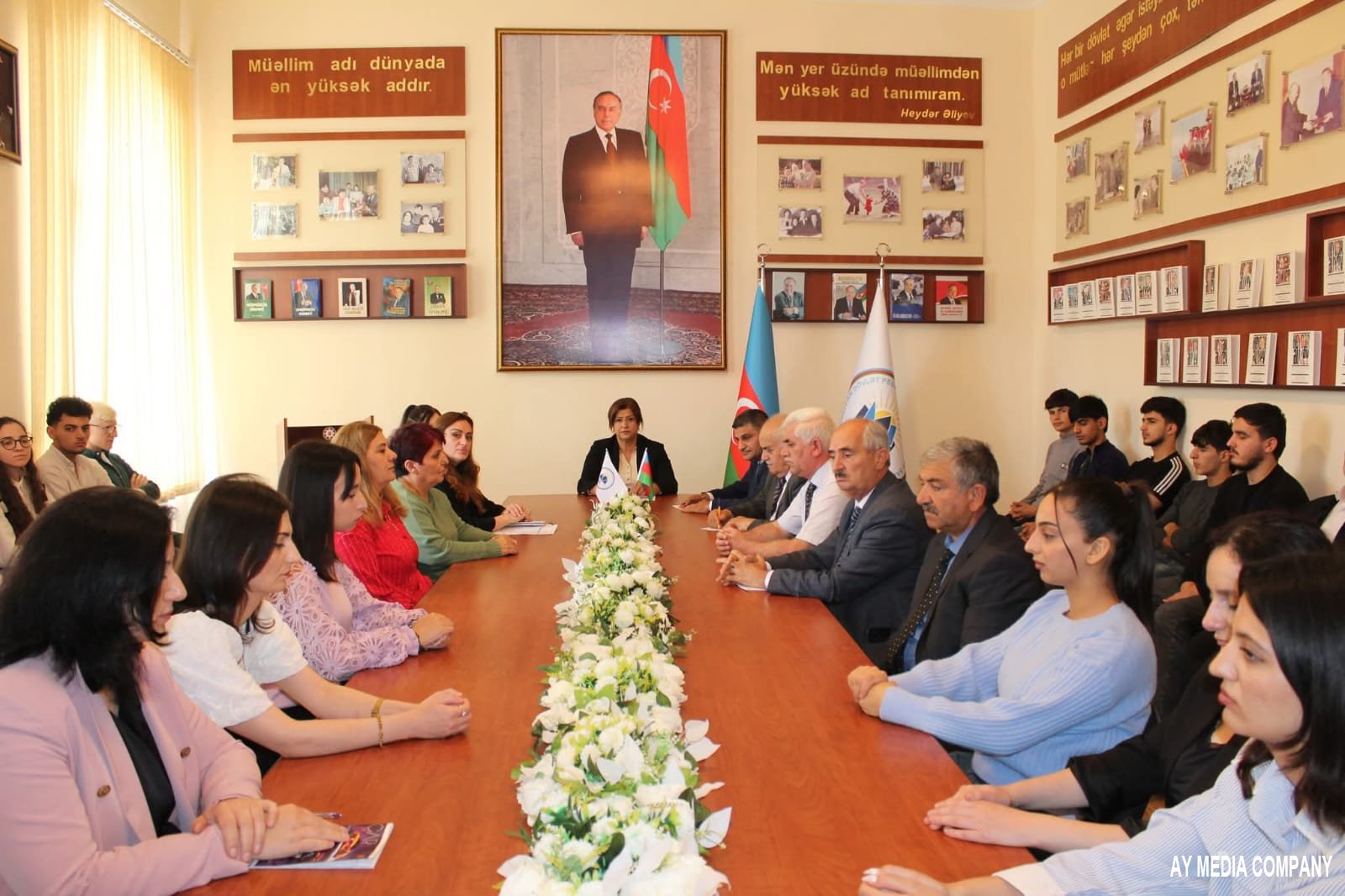 "Suverenliyimiz - Gücümüz və Qürurumuzdur."